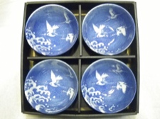 4 Piece Bowl Set with Crane Motif from Japan