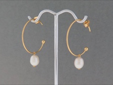 Gold Verm Hoop with Pearl