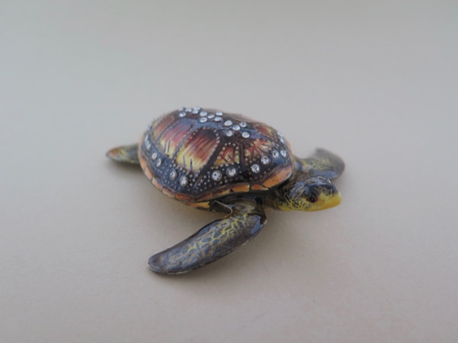 Enamel Box - Golden Brown Sea Turtle - Click Image to Close