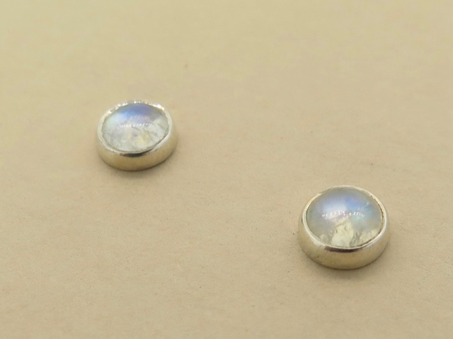 Rainbow Moonstone Posts - Click Image to Close