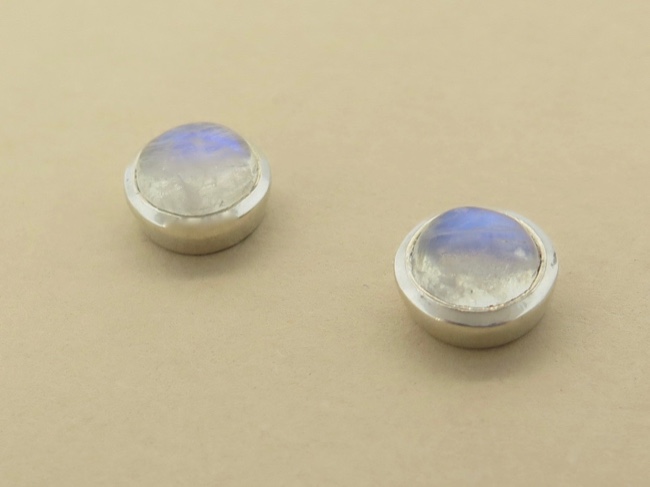 Rainbow Moonstone Posts - Click Image to Close