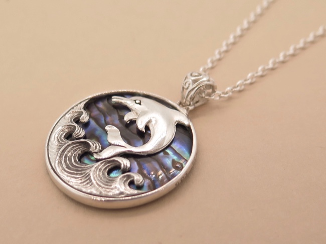 Sterling Dolphin Round - Click Image to Close