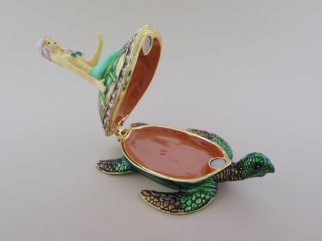 Enamel Box - Mermaid on Her Turtle - Click Image to Close