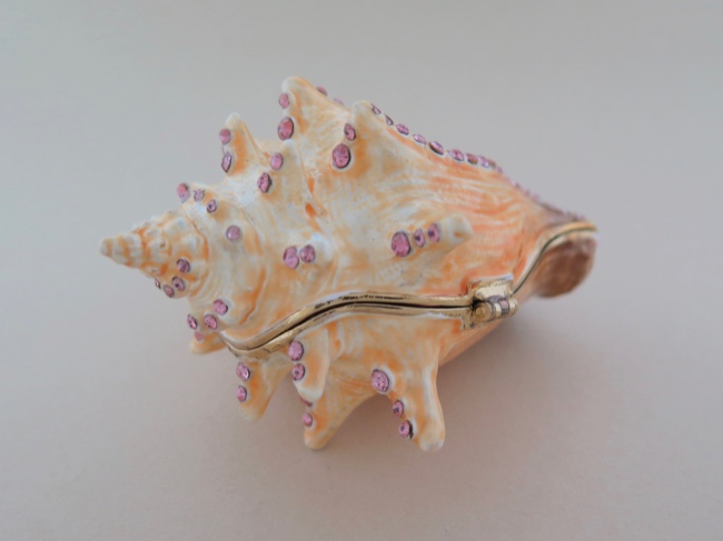 Enamel Box - Bejeweled Conch with Pink Crystals - Click Image to Close