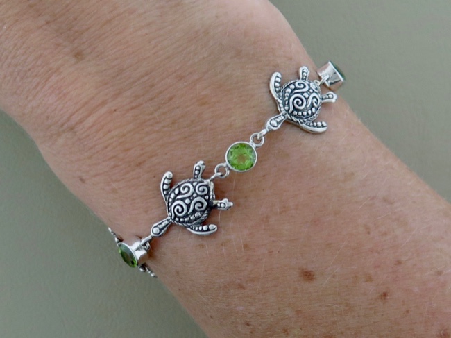 Turtle Link Bracelet - Click Image to Close