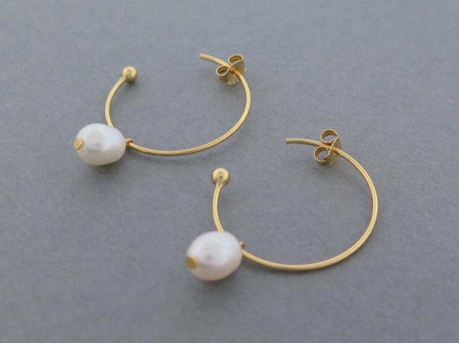 Gold Verm Hoop with Pearl - Click Image to Close