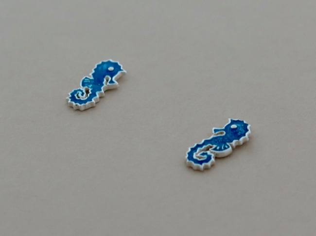 Adorable Enamel Seahorse - Click Image to Close