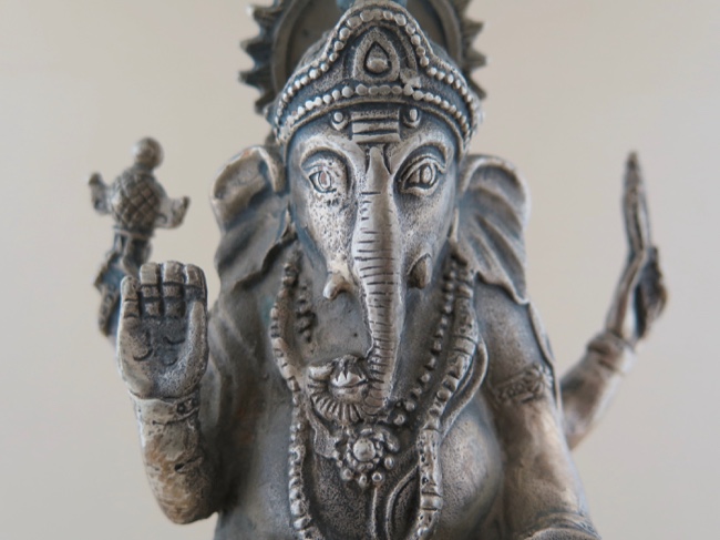 Old, Casted White Metal of Highly Revered Ganesha - Click Image to Close