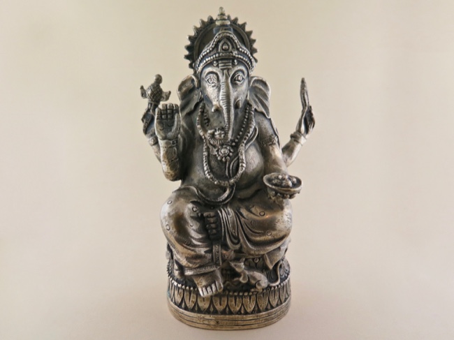 Old, Casted White Metal of Highly Revered Ganesha - Click Image to Close