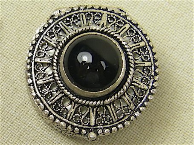 Sterling Silver Filigree Box with Onyx Stone - Click Image to Close