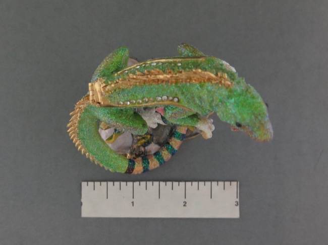 Enamel Box - Glittering Iguana on Enameled Branch - Click Image to Close