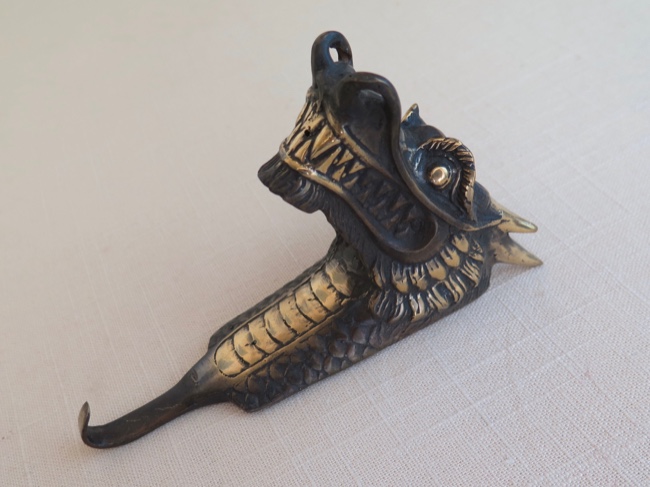 Decorative Cast Bronze Dragon Head Wall Hook - Click Image to Close
