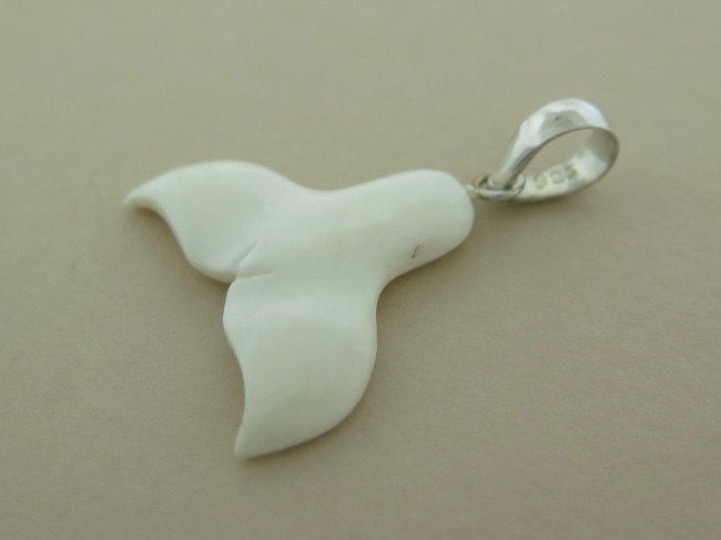 Whale Tail Pendant - Click Image to Close