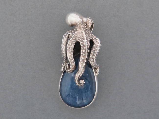 Sterling Kyanite Octopus - Click Image to Close