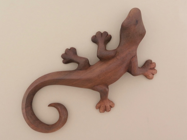 Handcarved Rosewood Gecko from Bali - Click Image to Close