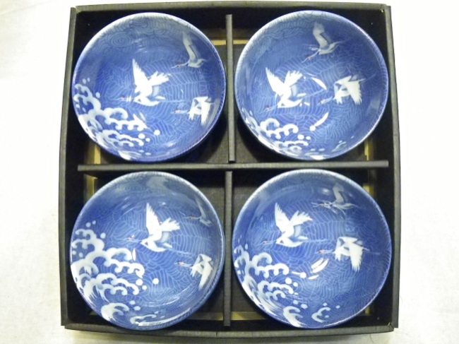 4 Piece Bowl Set with Crane Motif from Japan - Click Image to Close