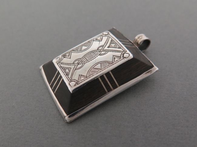 Tuareg Ebony Pendant - Click Image to Close