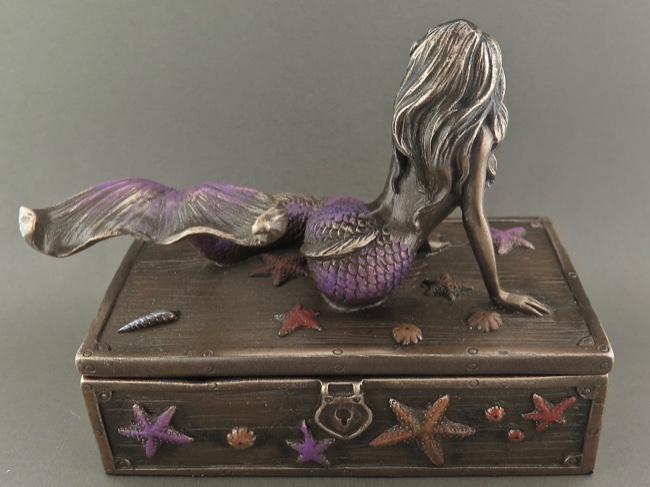Beautiful Mermaid Guarding Pirate Chest - Click Image to Close