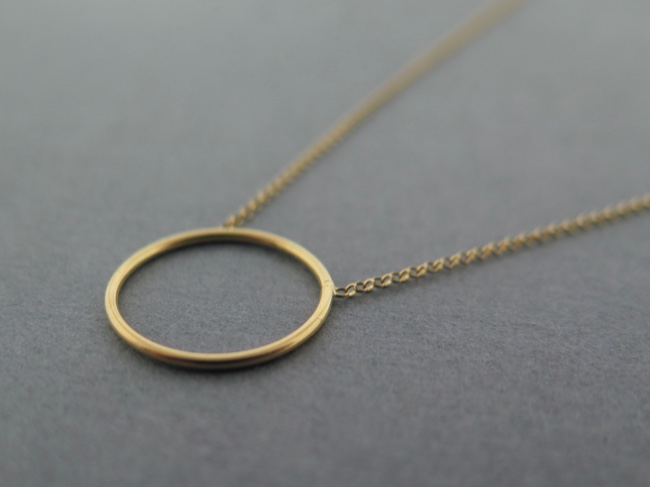 Gold Circle Necklace - Click Image to Close